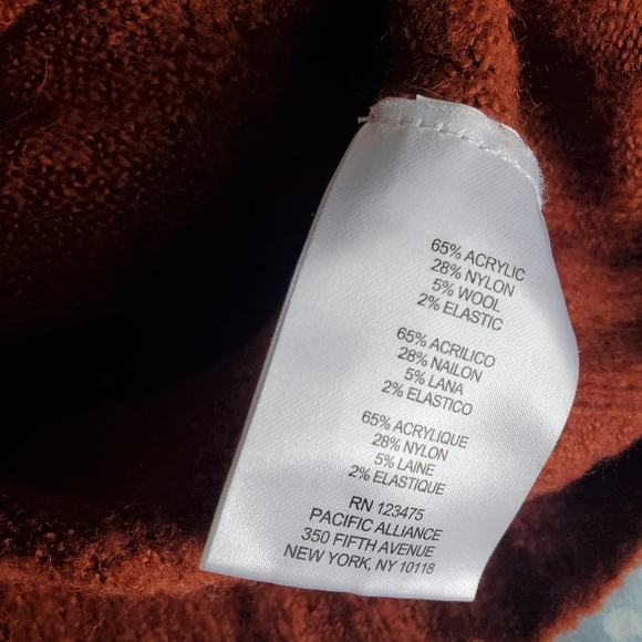 Mock neck auburn sweater size s - Picture 4 of 4